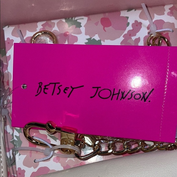 Betsey Johnson Off White and Gold Sybil Floral Set - Picture 2 of 13
